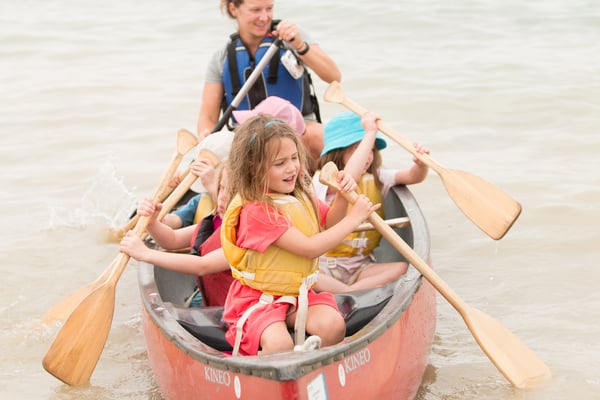 kids canoeing summer camp